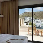 Iria Blue Mykonos プラティス・ヤロス