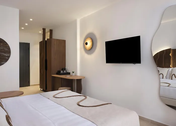 מלון Iria Blue Mykonos 4*