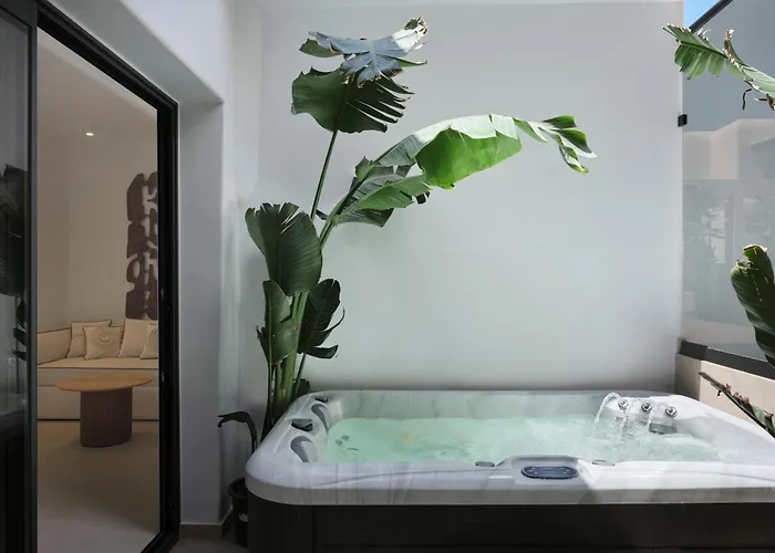 מלון Iria Blue Mykonos 4*